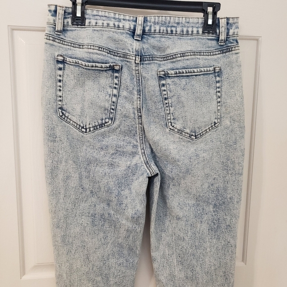 Tinseltown Mom Jeans Distressed Light Wash High Rise Size 11 - Picture 6 of 9